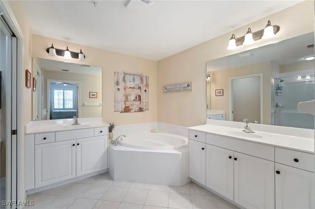 3977 Bishopwood Court E Naples FL 34114