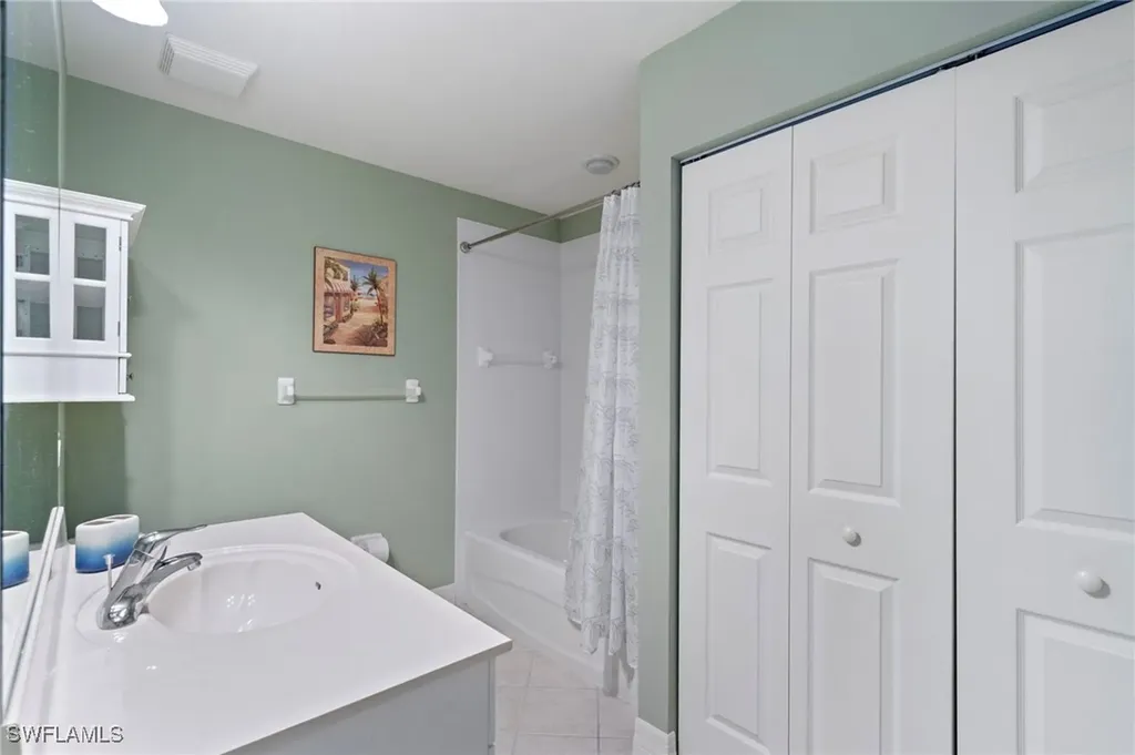 3977 Bishopwood Court E Naples FL 34114