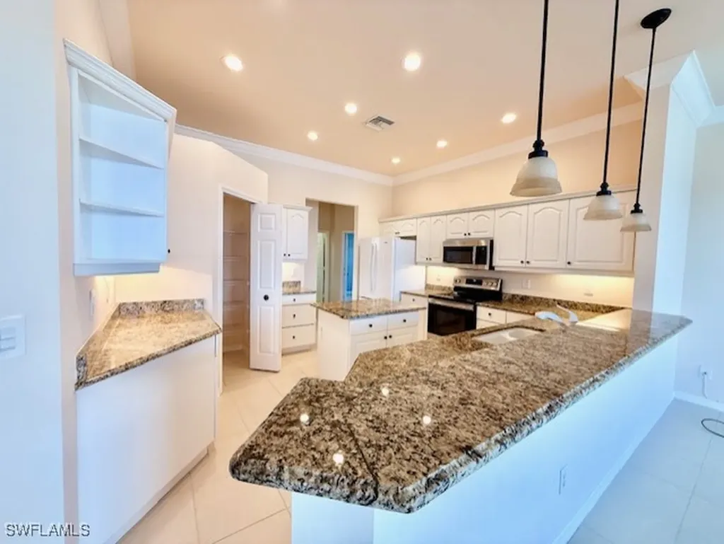 1098 Port Orange Way Naples FL 34120