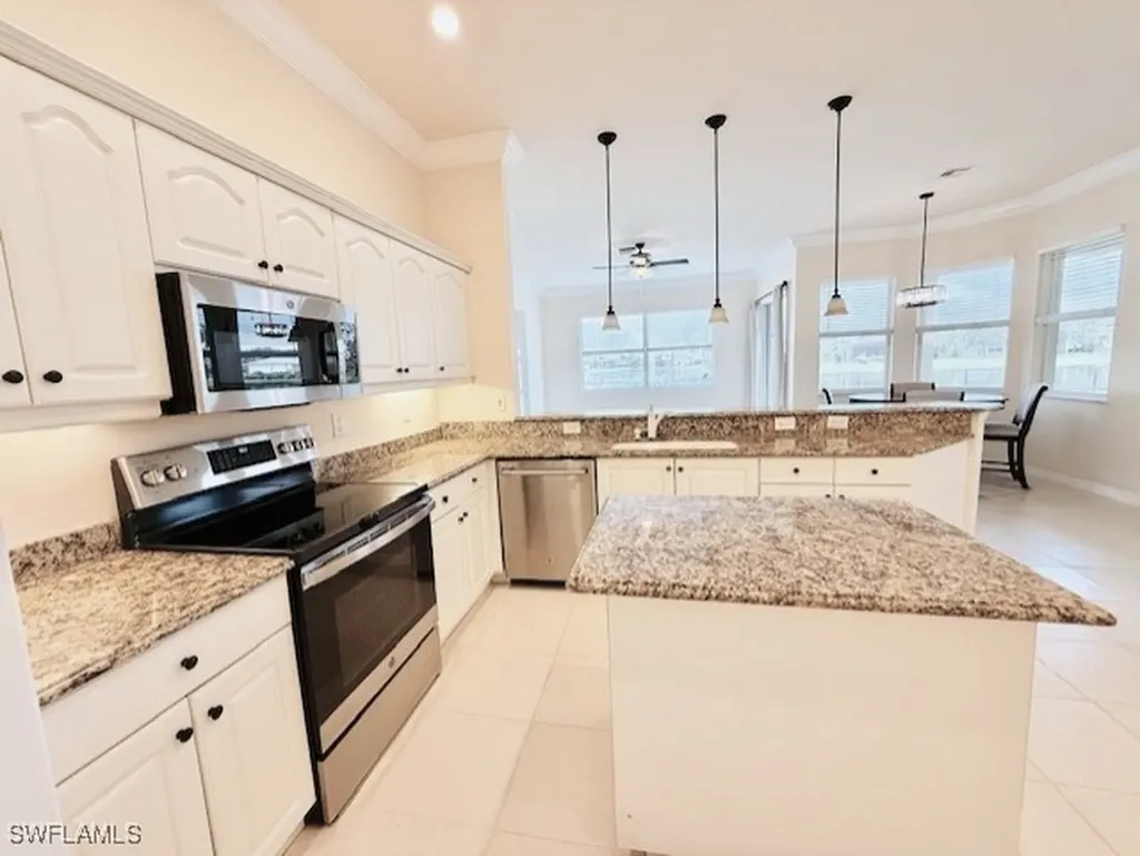 1098 Port Orange Way Naples FL 34120