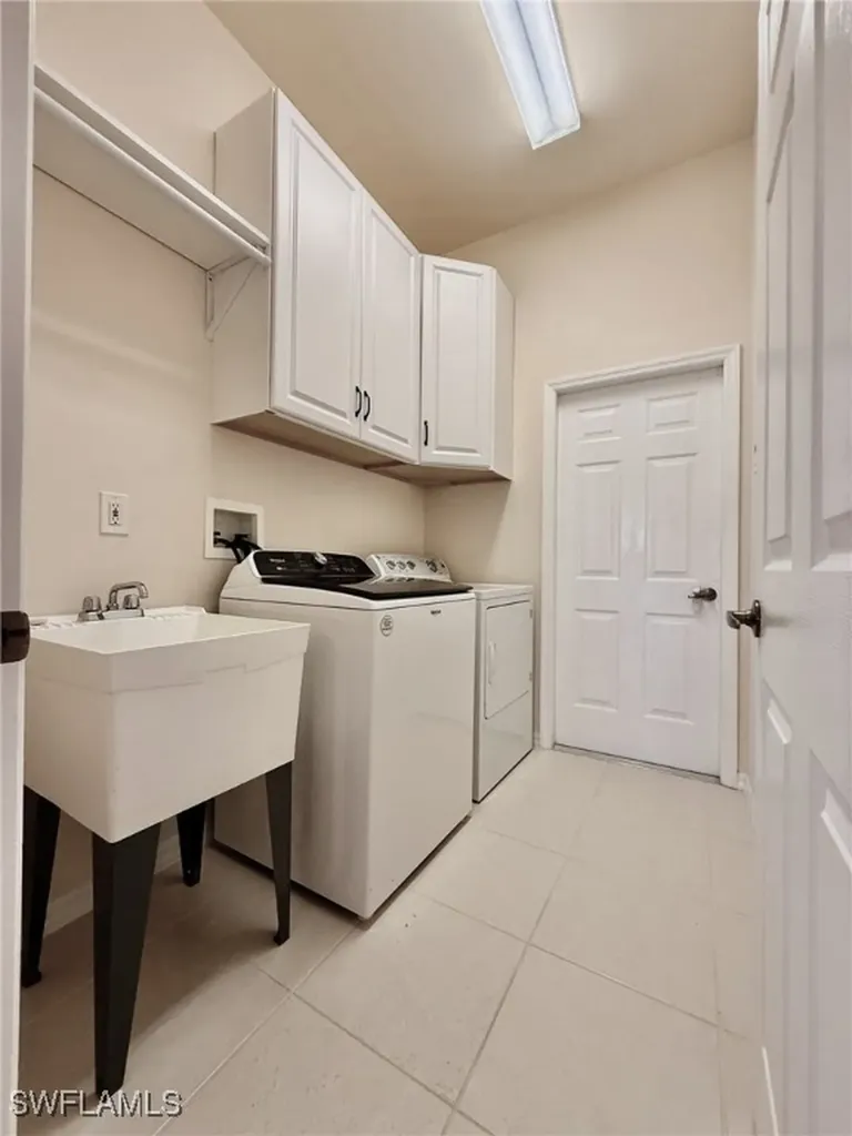1098 Port Orange Way Naples FL 34120