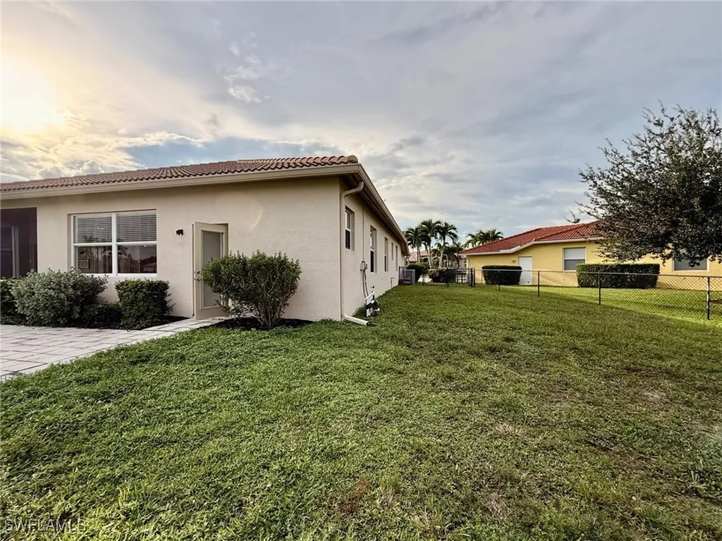 1098 Port Orange Way Naples FL 34120