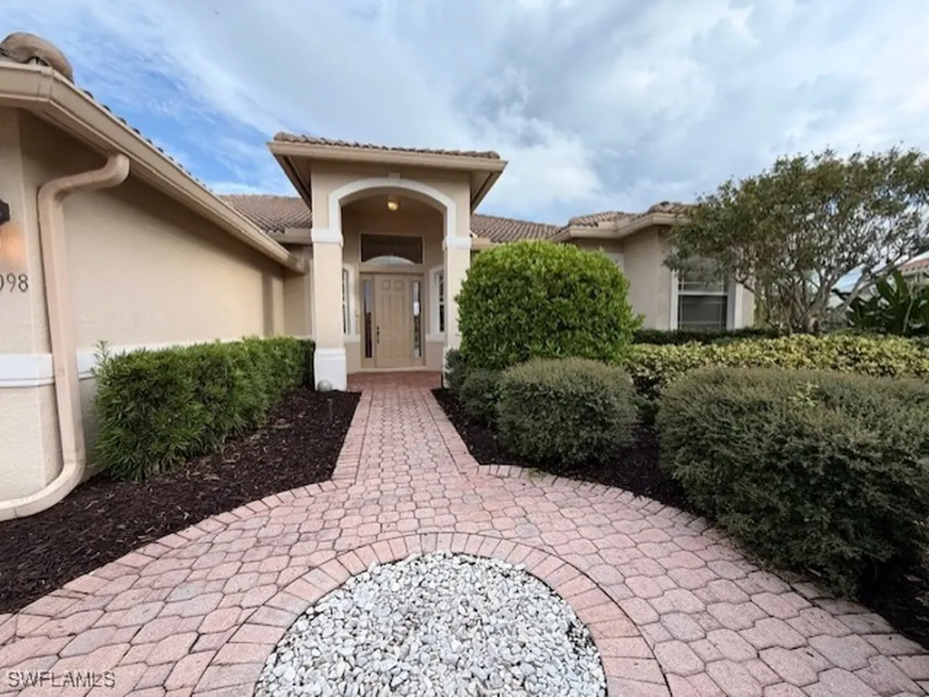 1098 Port Orange Way Naples FL 34120