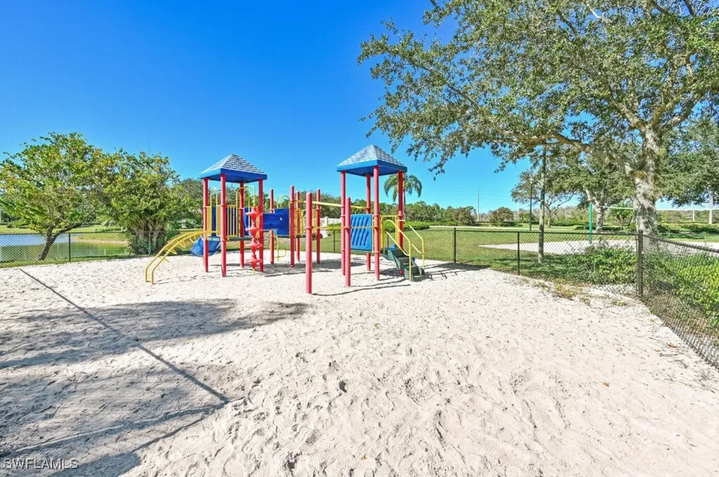 1098 Port Orange Way Naples FL 34120