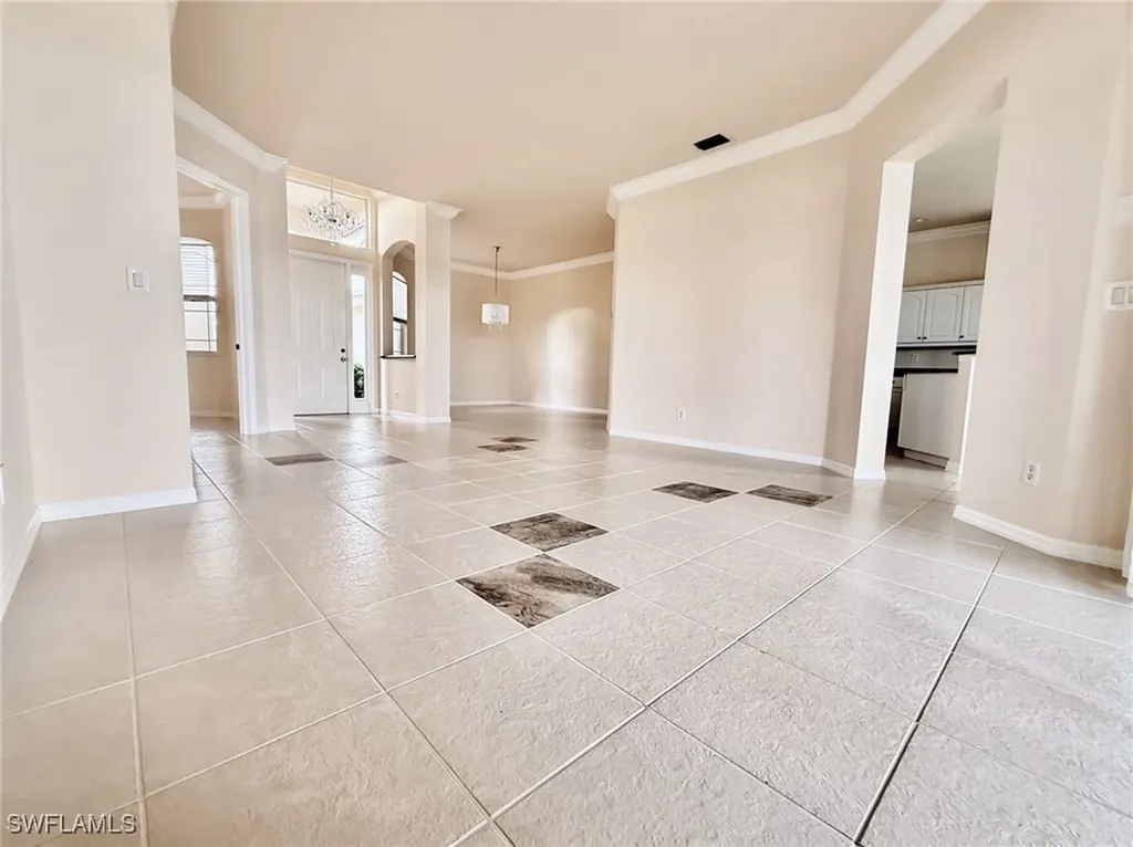 1098 Port Orange Way Naples FL 34120