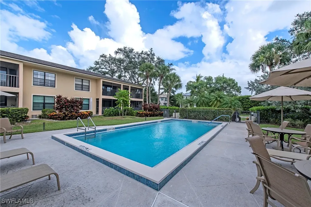 722 10th Avenue S Naples FL 34102