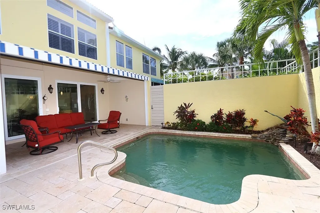 1080 5th Street S Naples FL 34102