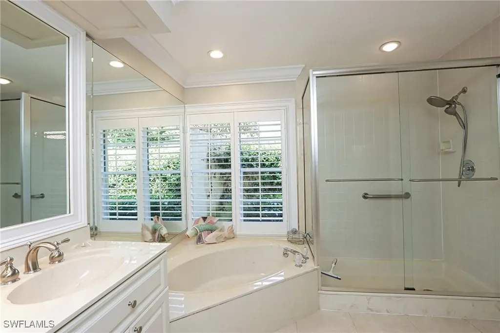 6810 Sand Pointe Circle Naples FL 34108