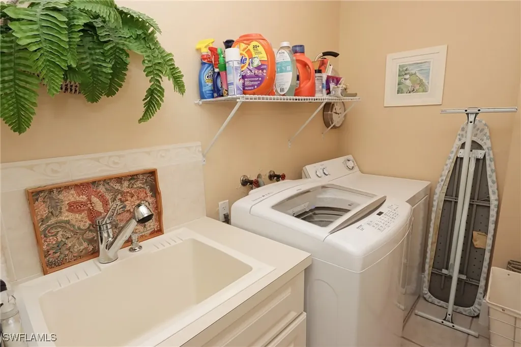 6810 Sand Pointe Circle Naples FL 34108