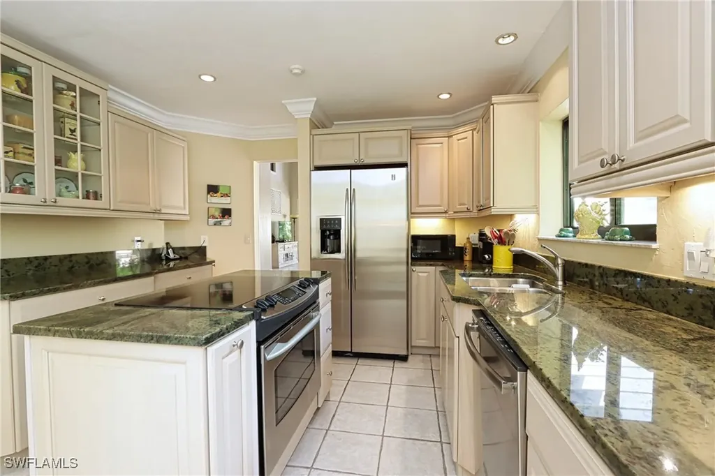 6810 Sand Pointe Circle Naples FL 34108