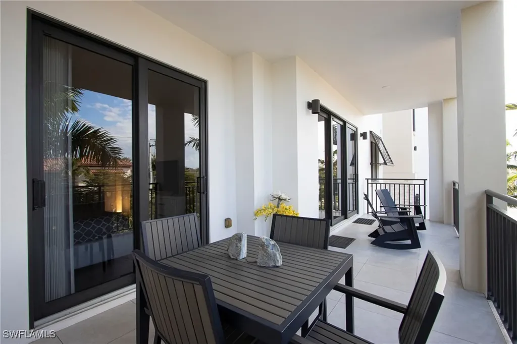 1035 3rd Avenue S Naples FL 34102