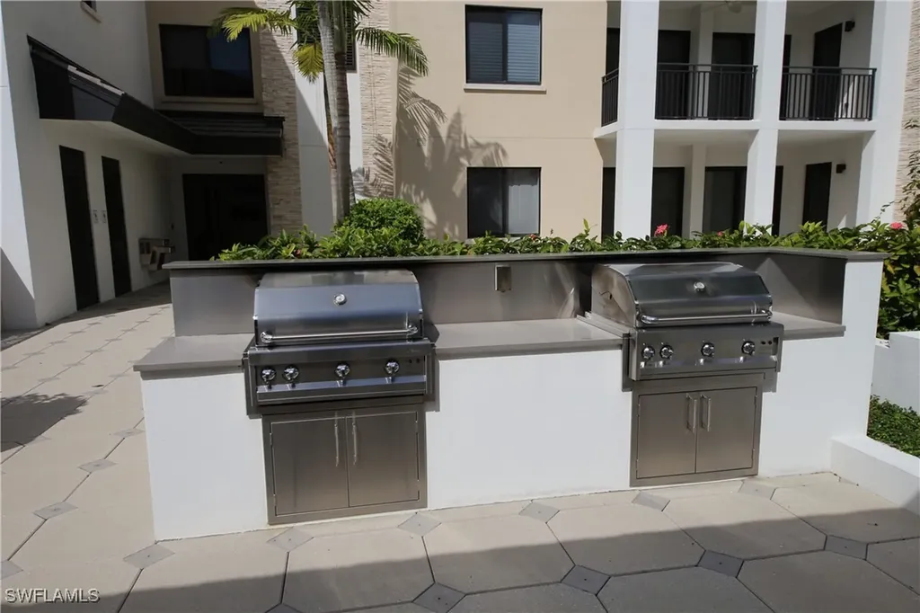 1035 3rd Avenue S Naples FL 34102
