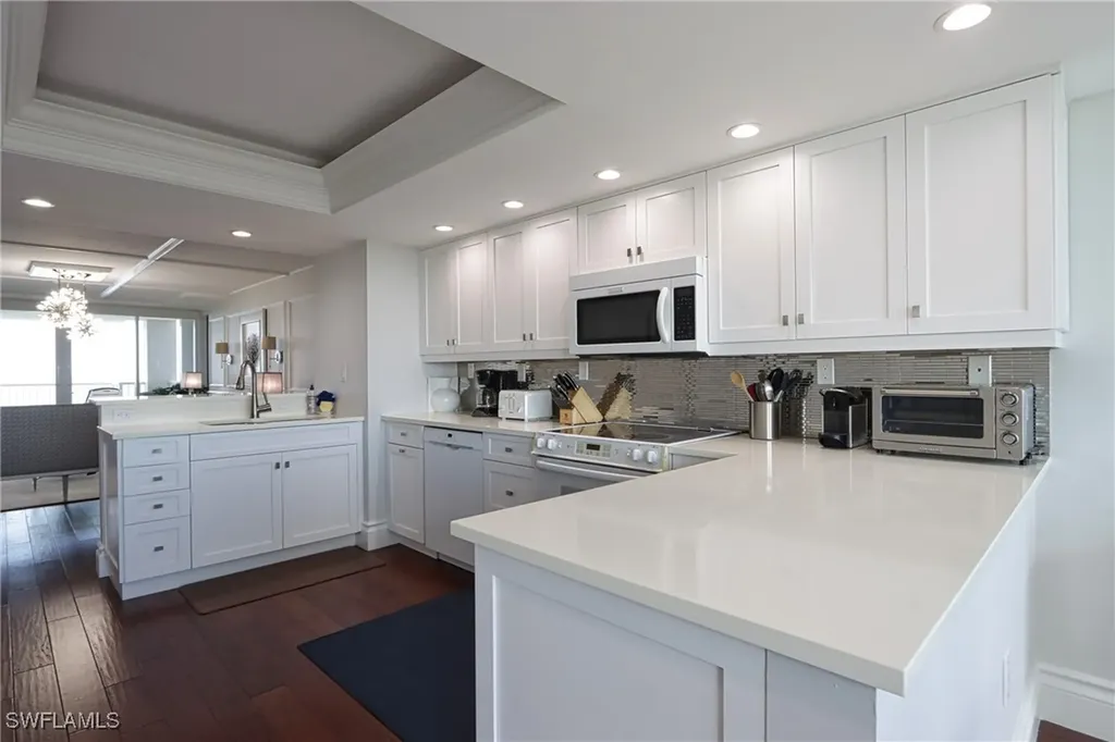 6849 Grenadier Boulevard Naples FL 34108