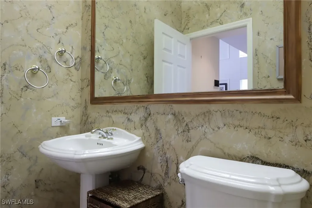 5901 Ashford Lane Naples FL 34110