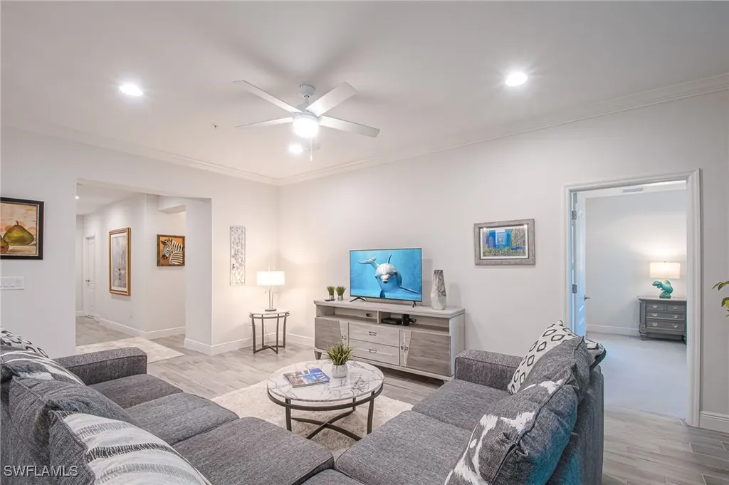 6940 Avalon Circle Naples FL 34112