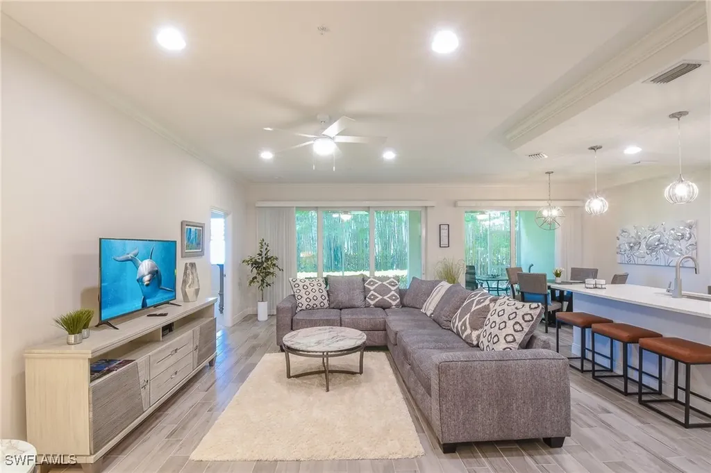 6940 Avalon Circle Naples FL 34112