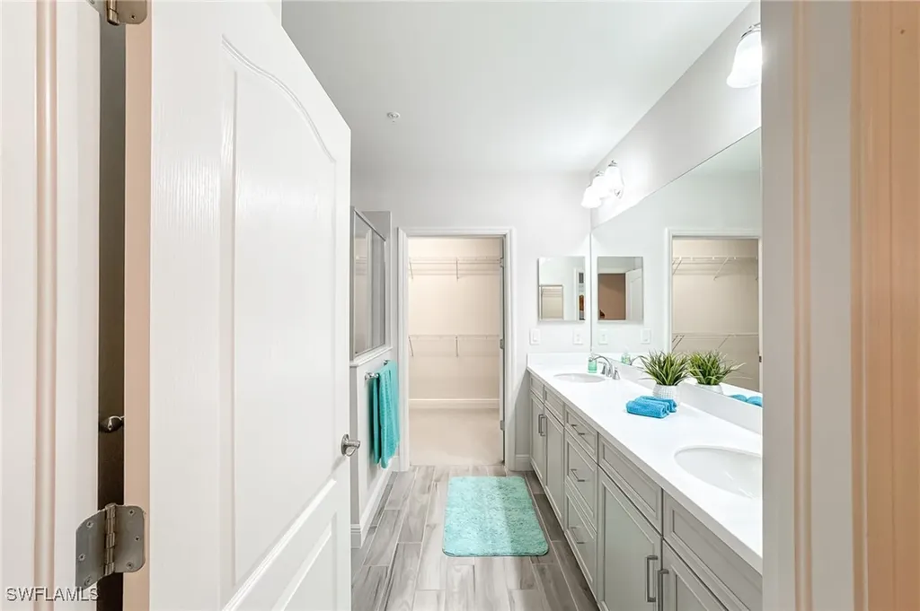 6940 Avalon Circle Naples FL 34112