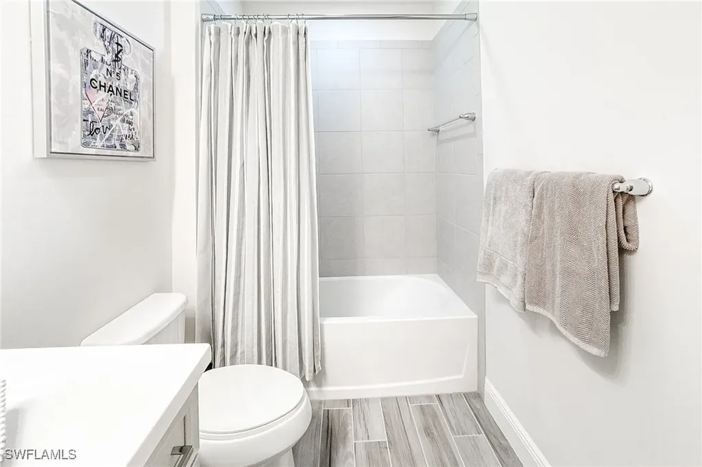 6940 Avalon Circle Naples FL 34112