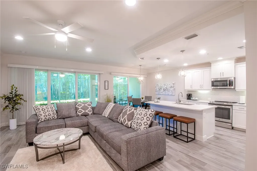 6940 Avalon Circle Naples FL 34112