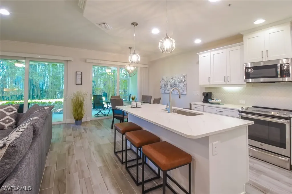 6940 Avalon Circle Naples FL 34112