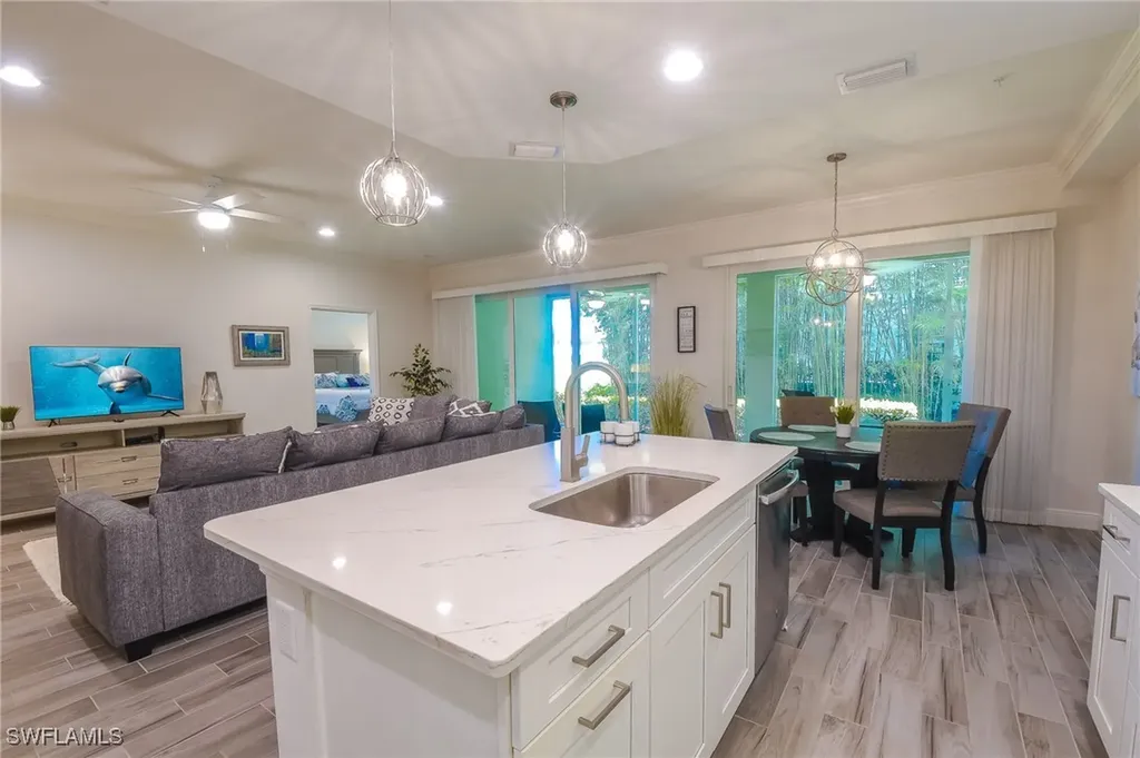 6940 Avalon Circle Naples FL 34112