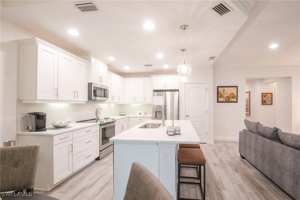 6940 Avalon Circle Naples FL 34112