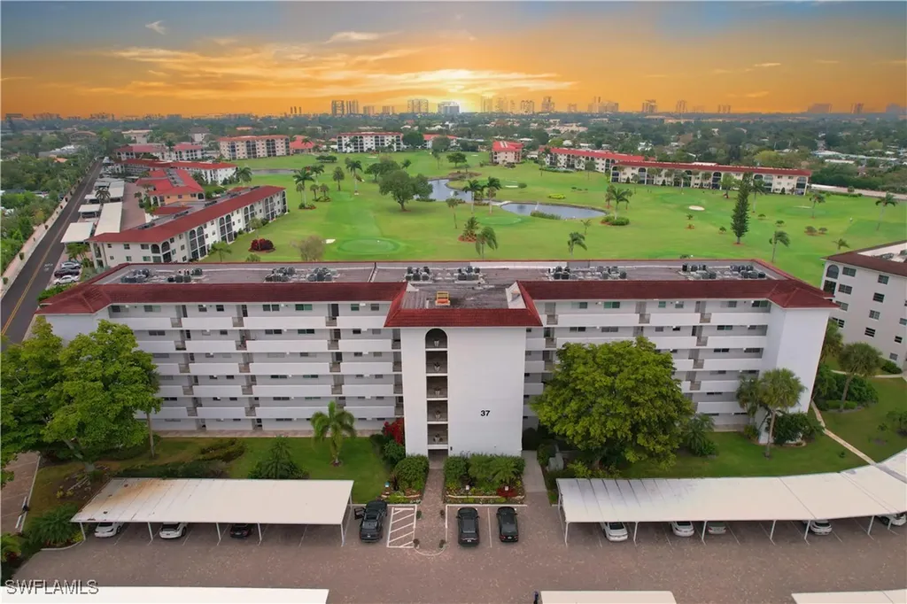 37 High Point Circle E Naples FL 34103