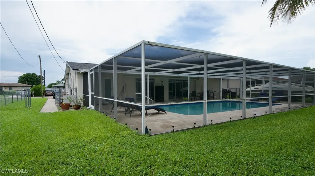 329 SE 47th Terrace Cape Coral FL 33904