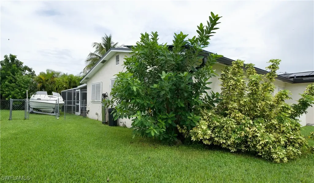 329 SE 47th Terrace Cape Coral FL 33904