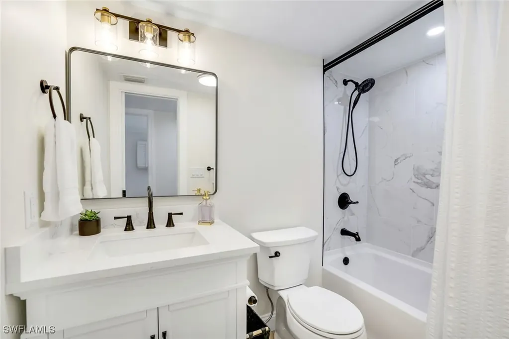 4150 Crayton Road Naples FL 34103