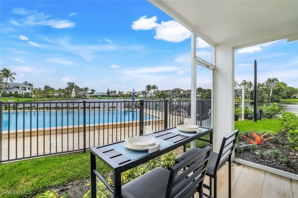 4150 Crayton Road Naples FL 34103