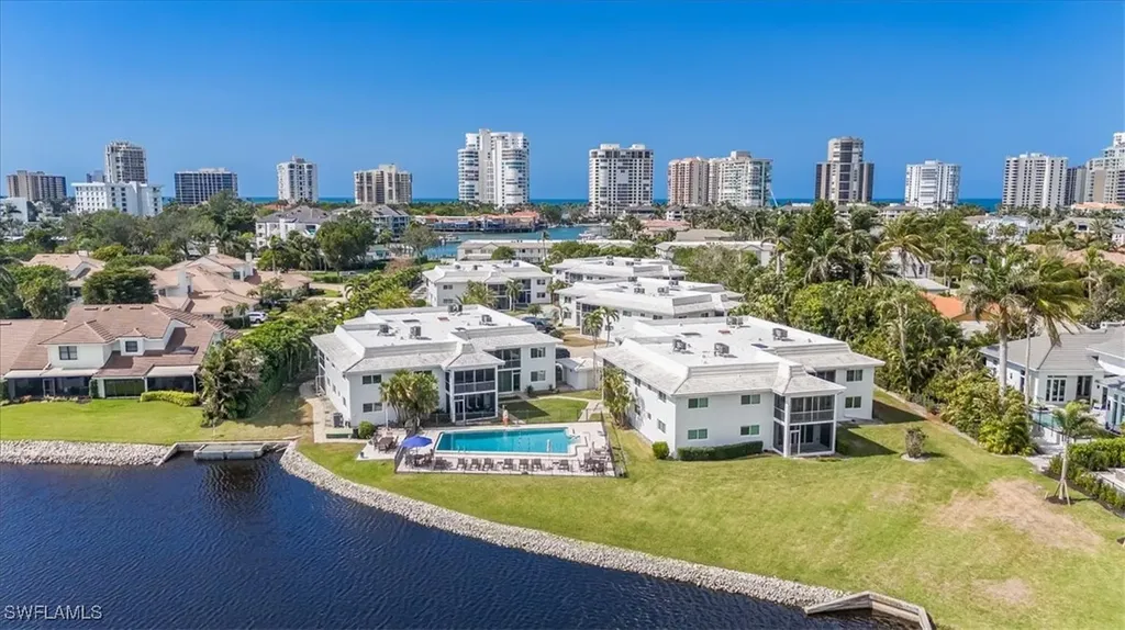 4150 Crayton Road Naples FL 34103