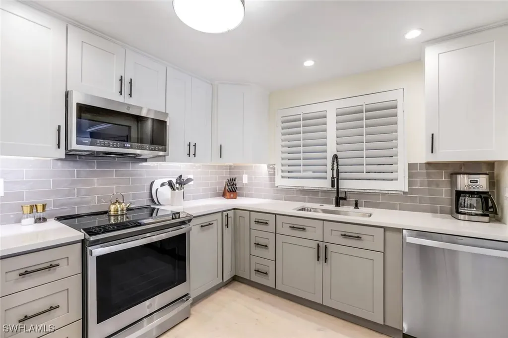 4150 Crayton Road Naples FL 34103