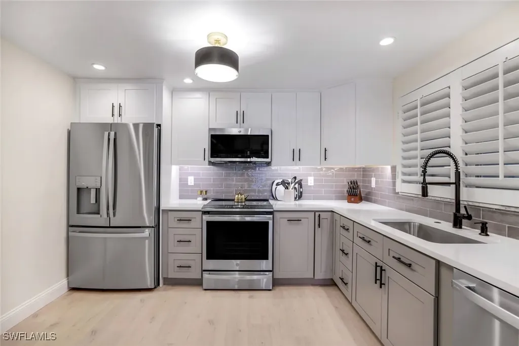 4150 Crayton Road Naples FL 34103