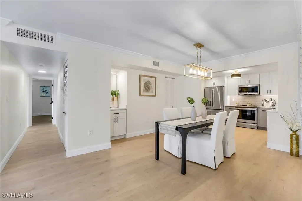 4150 Crayton Road Naples FL 34103