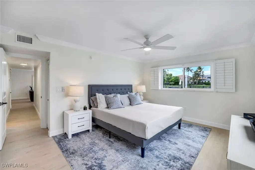 4150 Crayton Road Naples FL 34103