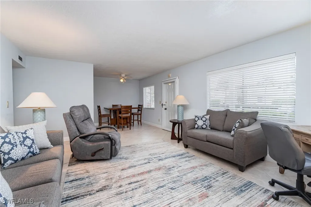 4605 Bayshore Drive Naples FL 34112