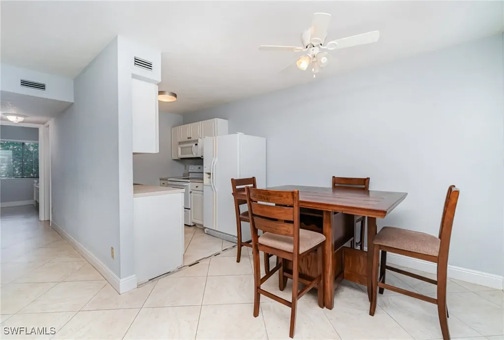 4605 Bayshore Drive Naples FL 34112