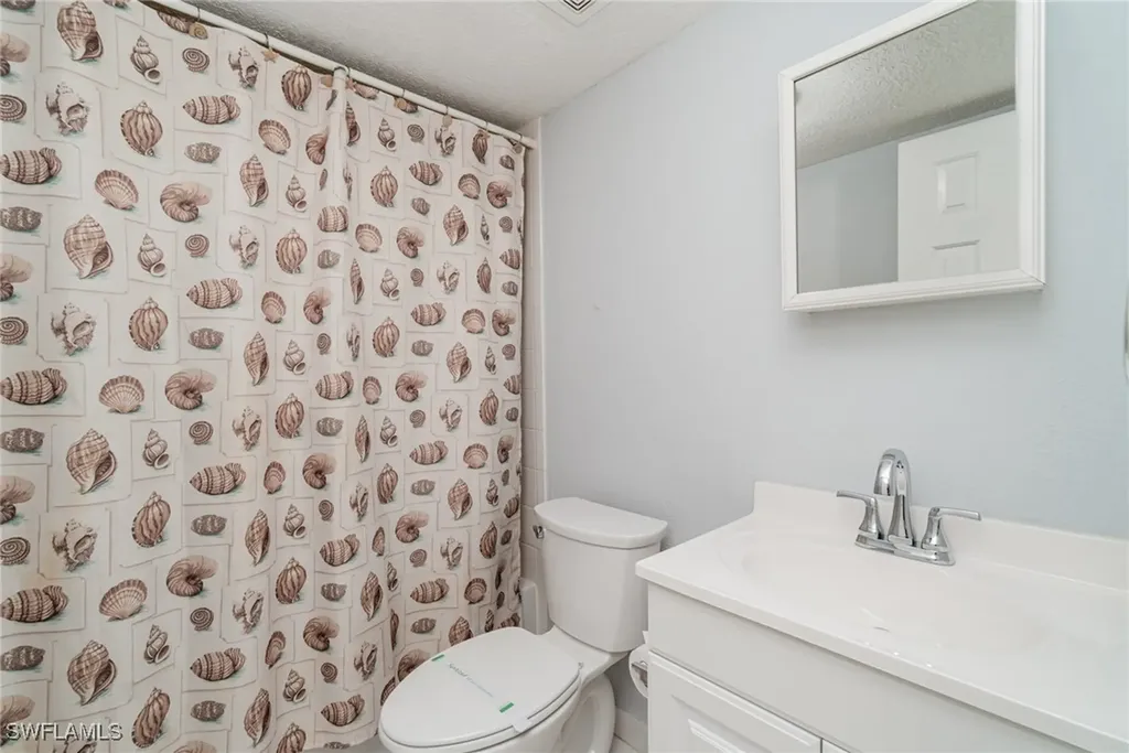 4605 Bayshore Drive Naples FL 34112