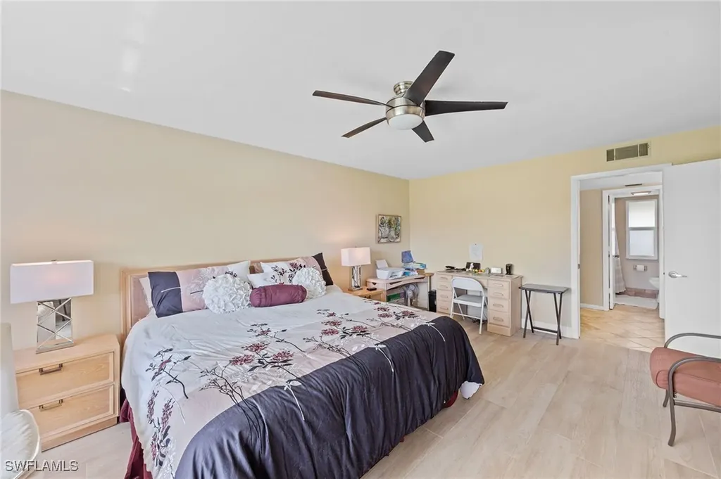 272 Winners Circle Naples FL 34112