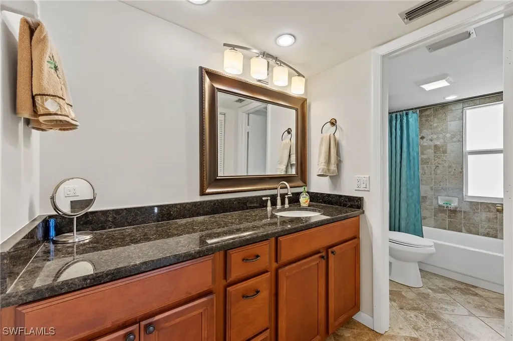 272 Winners Circle Naples FL 34112