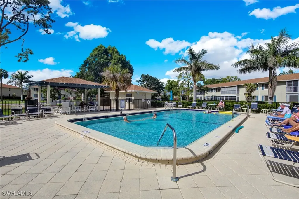 272 Winners Circle Naples FL 34112