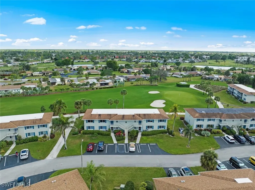 272 Winners Circle Naples FL 34112