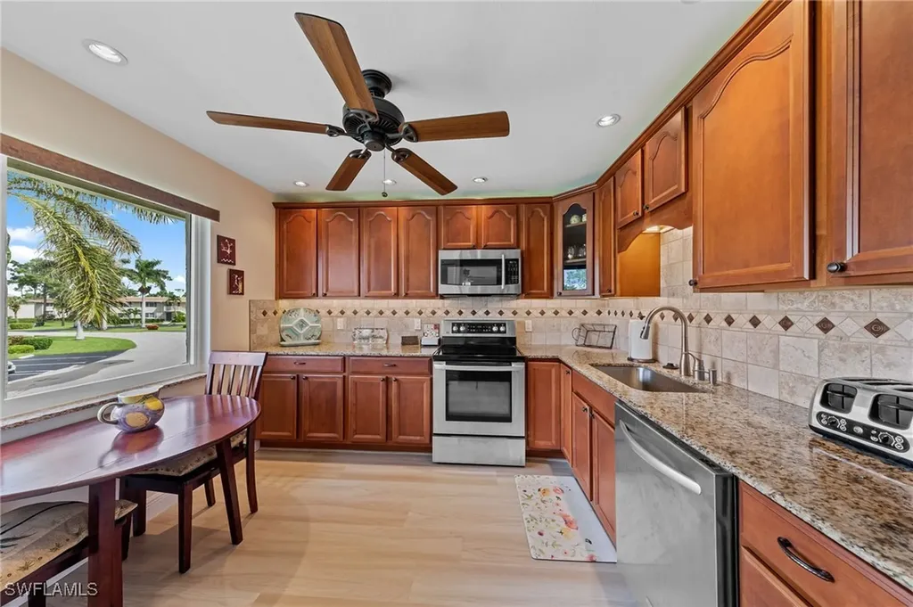 272 Winners Circle Naples FL 34112