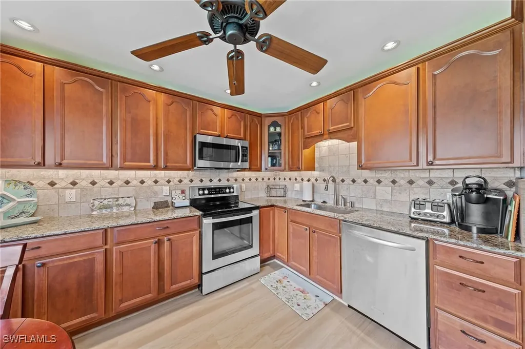 272 Winners Circle Naples FL 34112