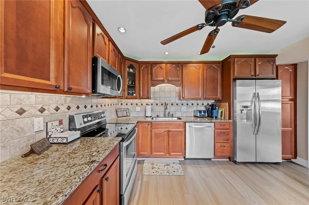 272 Winners Circle Naples FL 34112