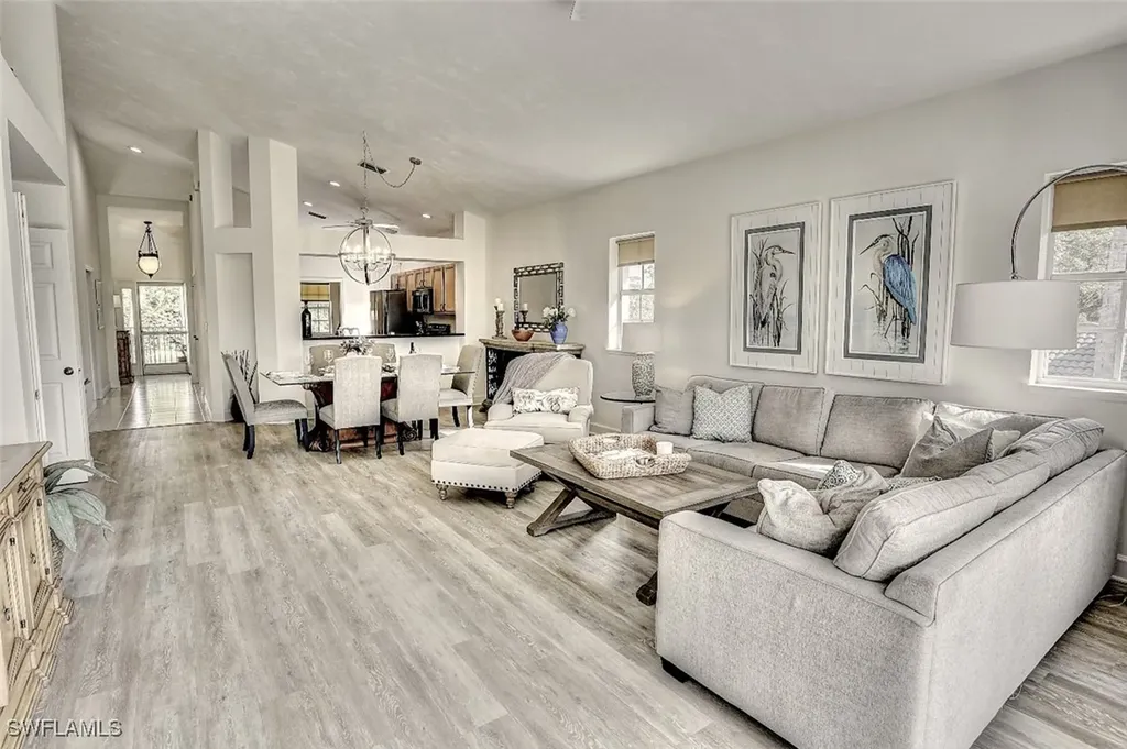 486 Edgemere Way E Naples FL 34105