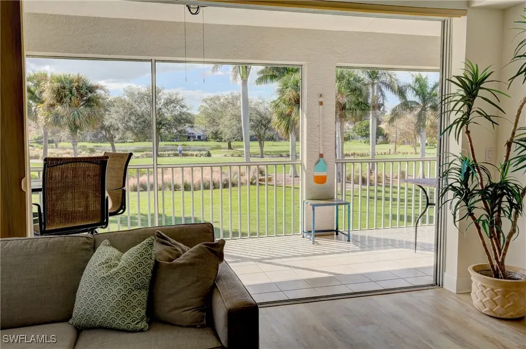 486 Edgemere Way E Naples FL 34105