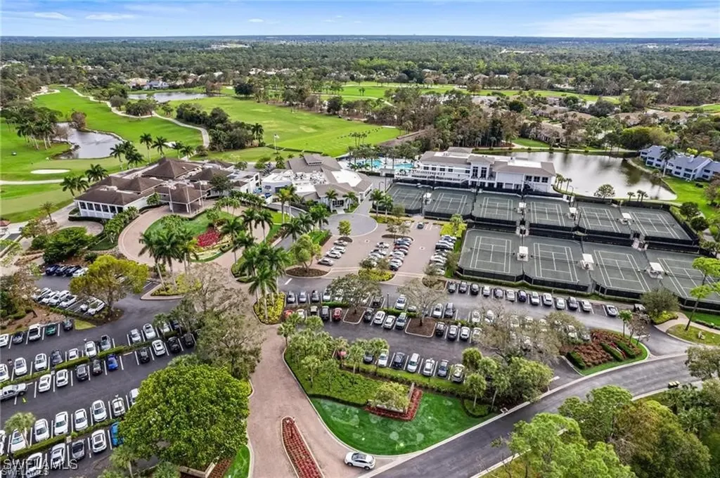 486 Edgemere Way E Naples FL 34105