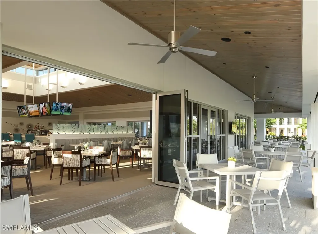 486 Edgemere Way E Naples FL 34105